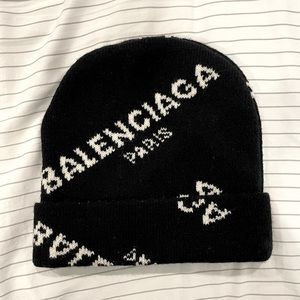 AUTHENTIC Balenciaga logo beanie